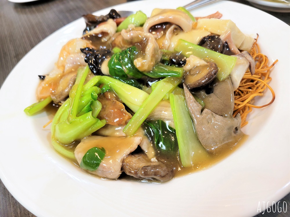 台中美食 香港金寶茶餐廳館前店 台中老牌港式餐廳 煲仔飯、鮮蝦腐皮捲好吃