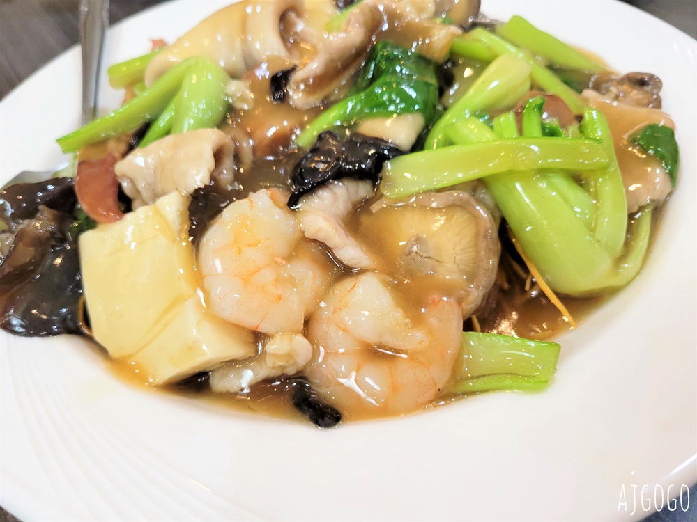 台中美食 香港金寶茶餐廳館前店 台中老牌港式餐廳 煲仔飯、鮮蝦腐皮捲好吃