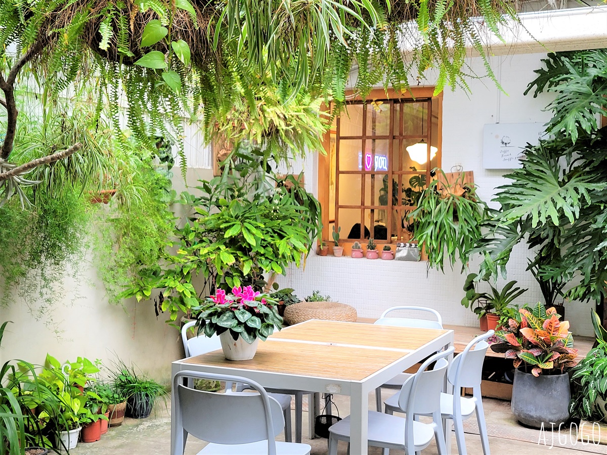 桃園美食 福森院子 網美早午餐店 草莓舒芙蕾鬆餅好吃 桃園藝文特區美食推薦 @AJ的旅行地圖