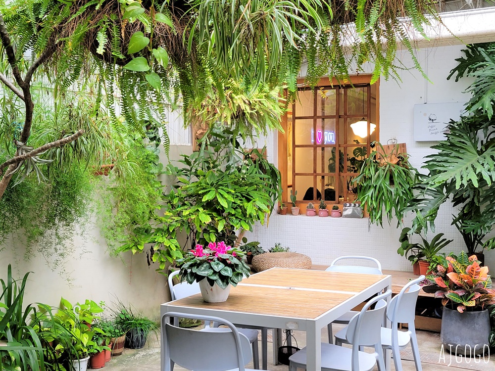 桃園美食 福森院子 網美早午餐店 草莓舒芙蕾鬆餅好吃 桃園藝文特區美食推薦