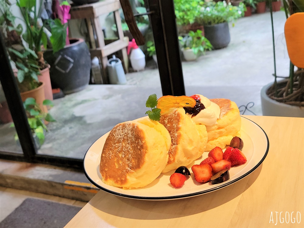 桃園美食 福森院子 網美早午餐店 草莓舒芙蕾鬆餅好吃 桃園藝文特區美食推薦 桃園美食 福森院子 網美早午餐店 草莓舒芙蕾鬆餅好吃 桃園藝文特區美食推薦