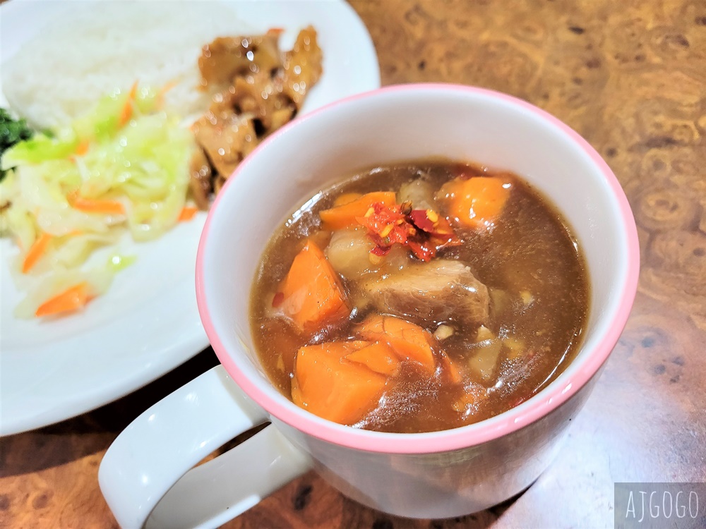 桃園美食 我愛蜜蜂 老派咖啡廳簡餐店 青椒牛肉飯最多人推