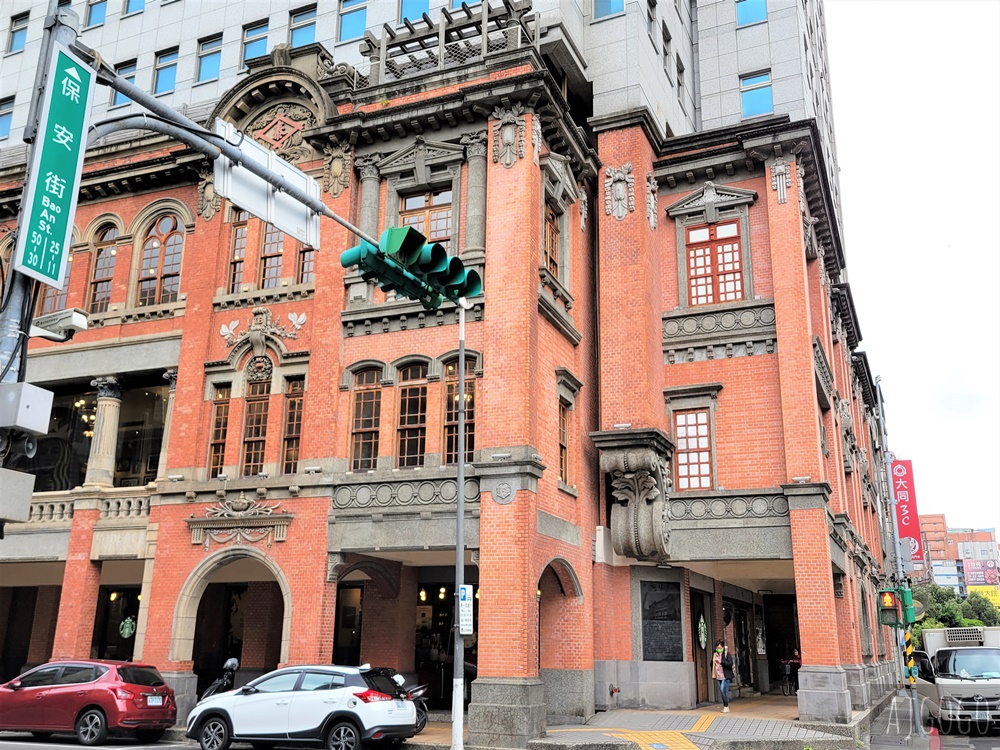 台北景點 星巴克典藏 保安門市 紅磚巴洛克建築飄散咖啡香 星巴克特色門市