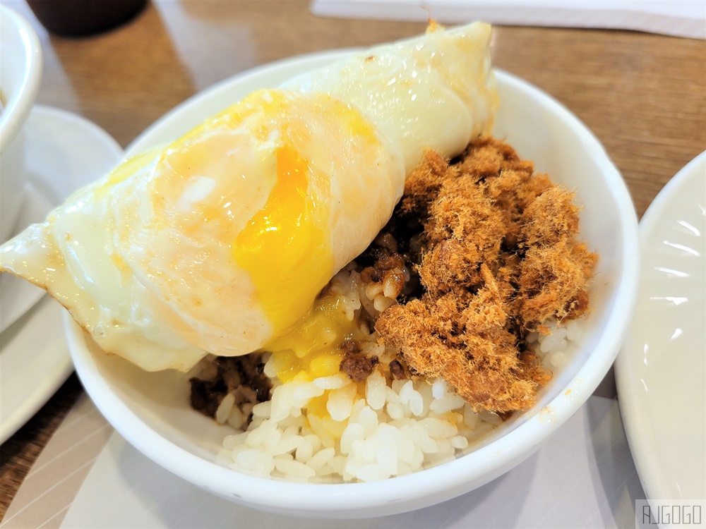台南大飯店早餐 台南浮誇系早餐 刈包、牛肉湯、還有哈根達斯冰淇淋