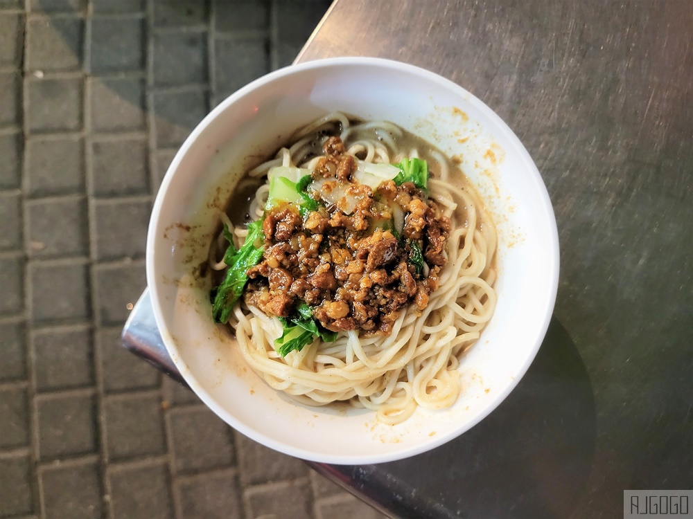 2026台南美食 感性魯味 海安路街頭小吃 魯味便宜、麻醬麵好吃 2026台南美食 感性魯味 海安路街頭小吃 魯味便宜、麻醬麵好吃