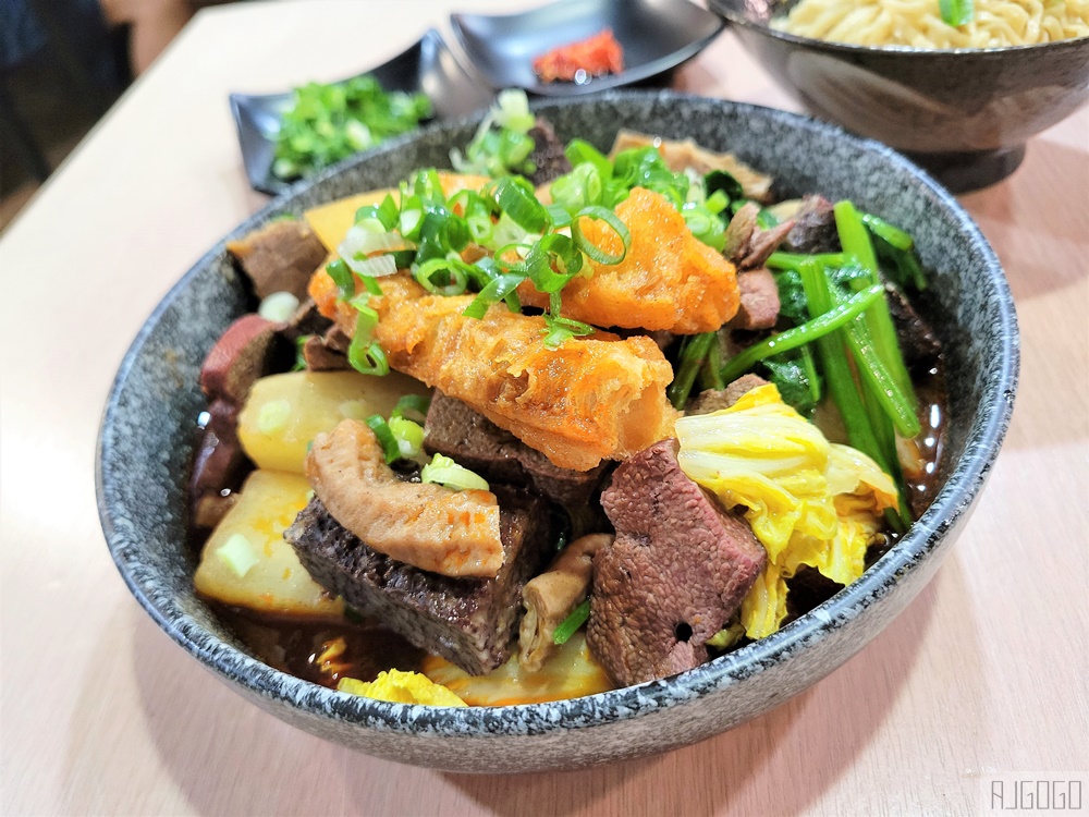 台南美食 盛田滷味 在地人推薦的平價熱滷味 麻辣口味好好吃 台南美食推薦