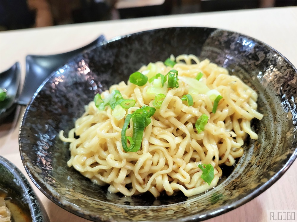台南美食 盛田滷味 在地人推薦的平價熱滷味 麻辣口味好好吃 台南美食推薦
