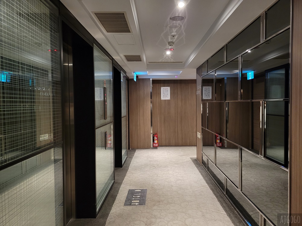2026高雄住宿 好地方飯店六和館 停車場、標準雙人房 高雄飯店