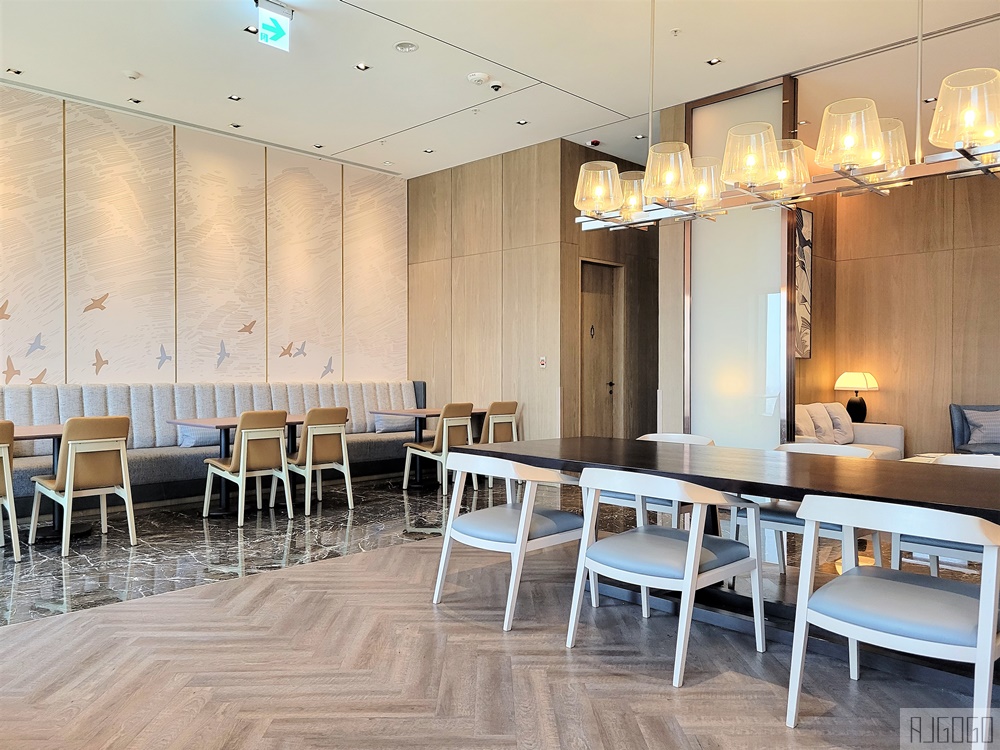 高雄萬豪酒店行政酒廊 全時段點心飲料咖啡、Happy hour歡樂雞尾酒時光