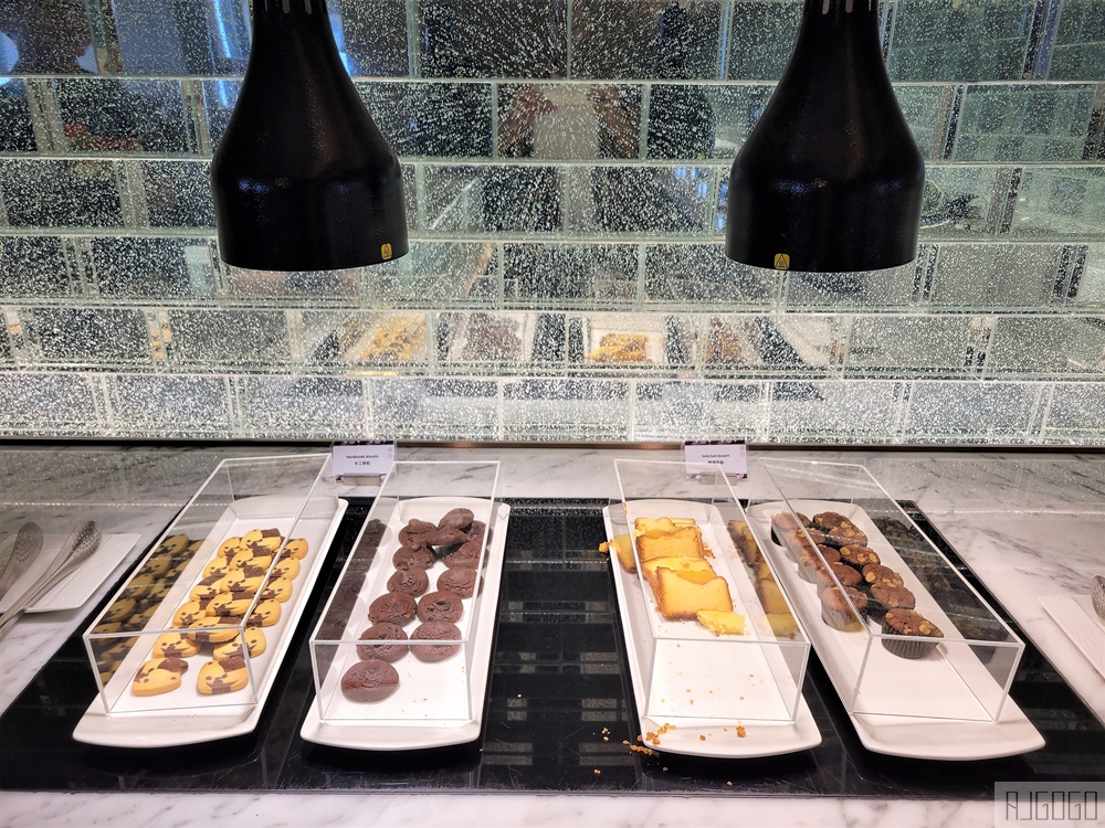 高雄萬豪酒店行政酒廊 全時段點心飲料咖啡、Happy hour歡樂雞尾酒時光