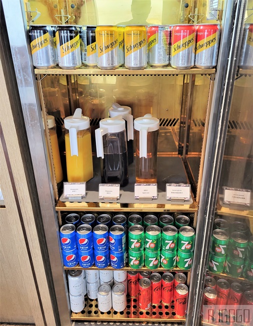 高雄萬豪酒店行政酒廊 全時段點心飲料咖啡、Happy hour歡樂雞尾酒時光