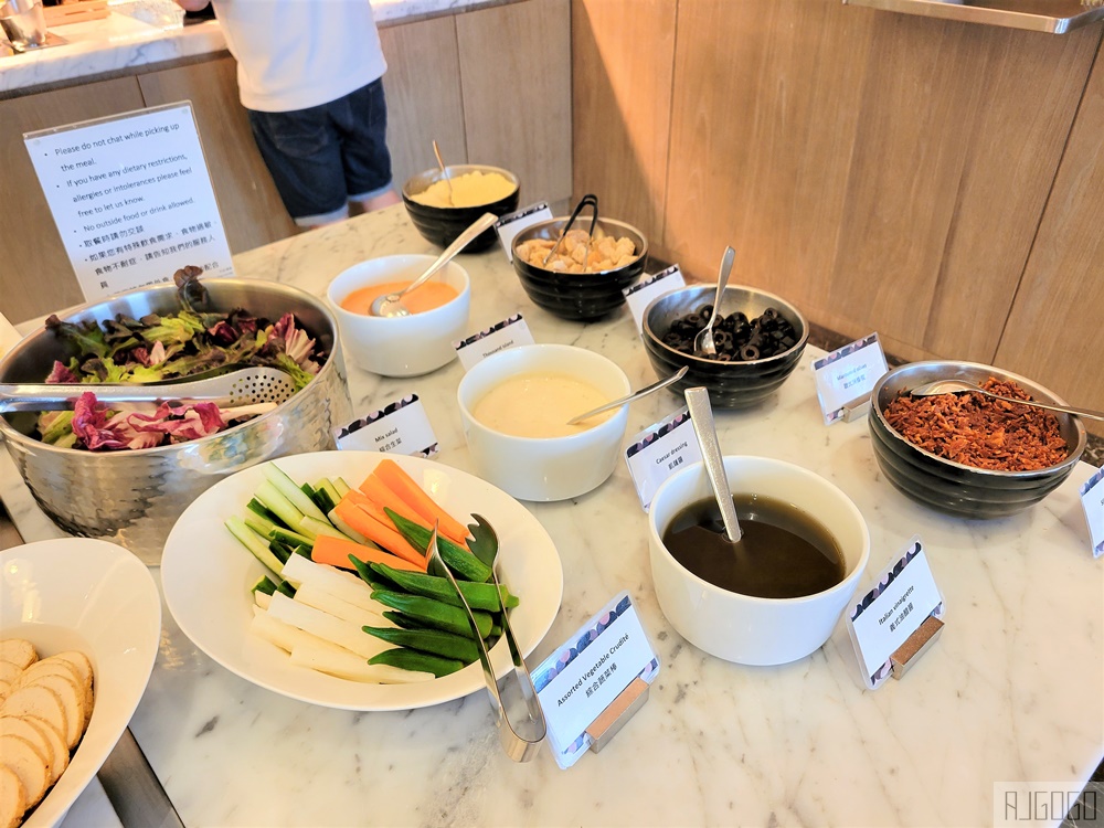 高雄萬豪酒店行政酒廊 全時段點心飲料咖啡、Happy hour歡樂雞尾酒時光