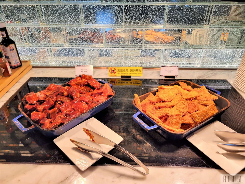 高雄萬豪酒店行政酒廊 全時段點心飲料咖啡、Happy hour歡樂雞尾酒時光