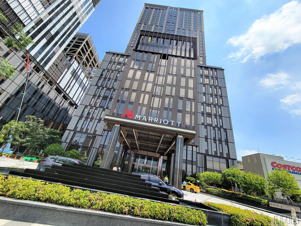 2026高雄住宿 高雄萬豪酒店 早餐、游泳池、停車場、行政豪華客房 高雄飯店