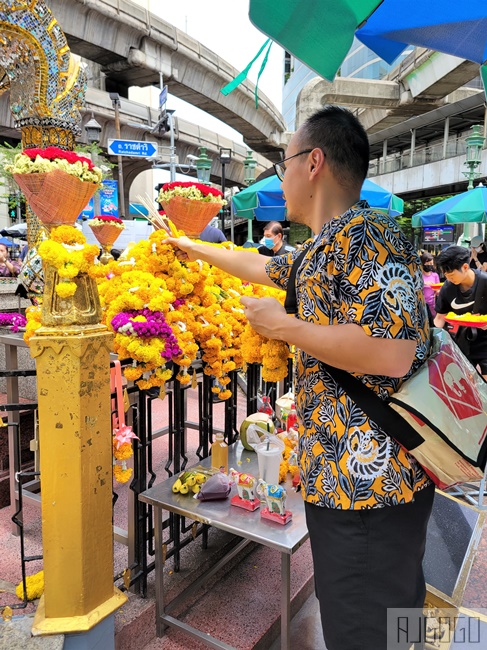 曼谷自由行 曼谷四面佛怎麼拜？午餐吃曼谷人推薦的泰國餐廳 Savoey上味泰餐館 The Mercury Ville@Chidlom