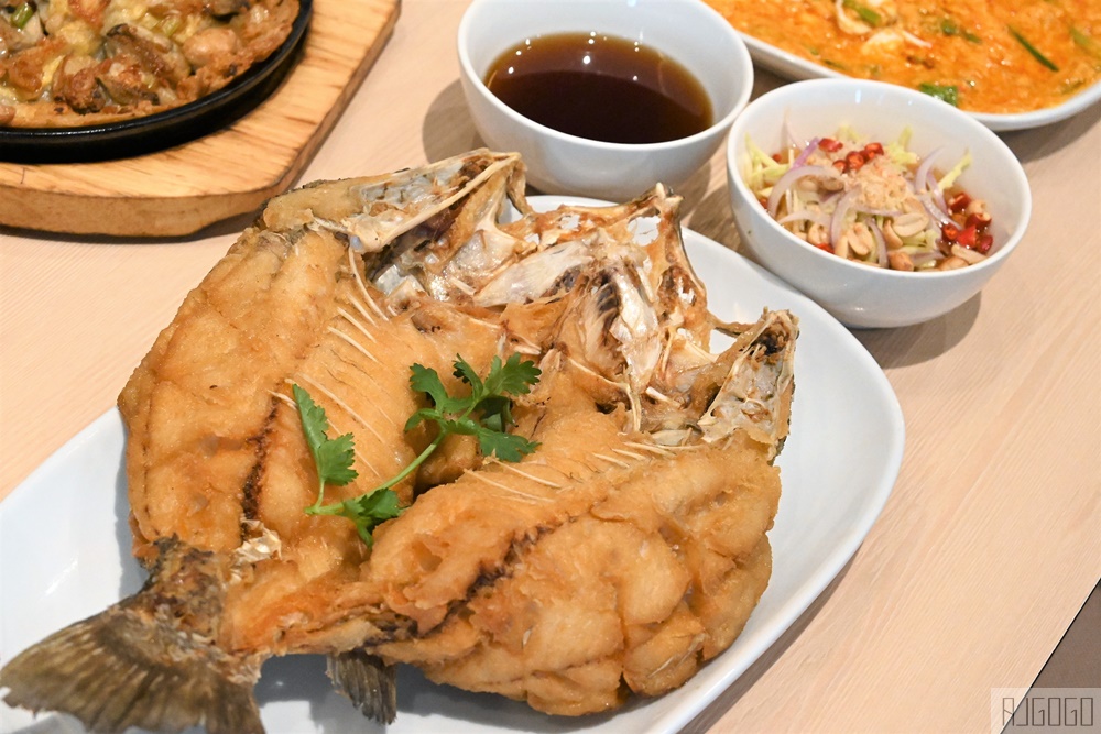 曼谷自由行 曼谷四面佛怎麼拜？午餐吃曼谷人推薦的泰國餐廳 Savoey上味泰餐館 The Mercury Ville@Chidlom