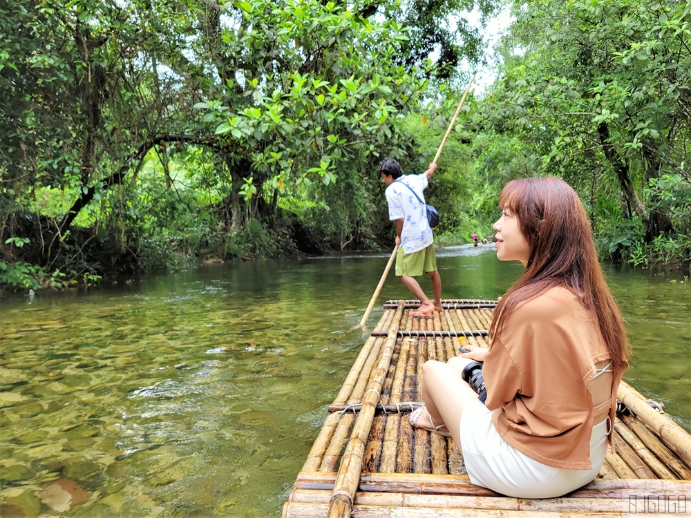 泰國攀牙景點 國家公園竹筏漂流 在天然溪流裡順流而下 消暑好地方 泰國旅遊推薦