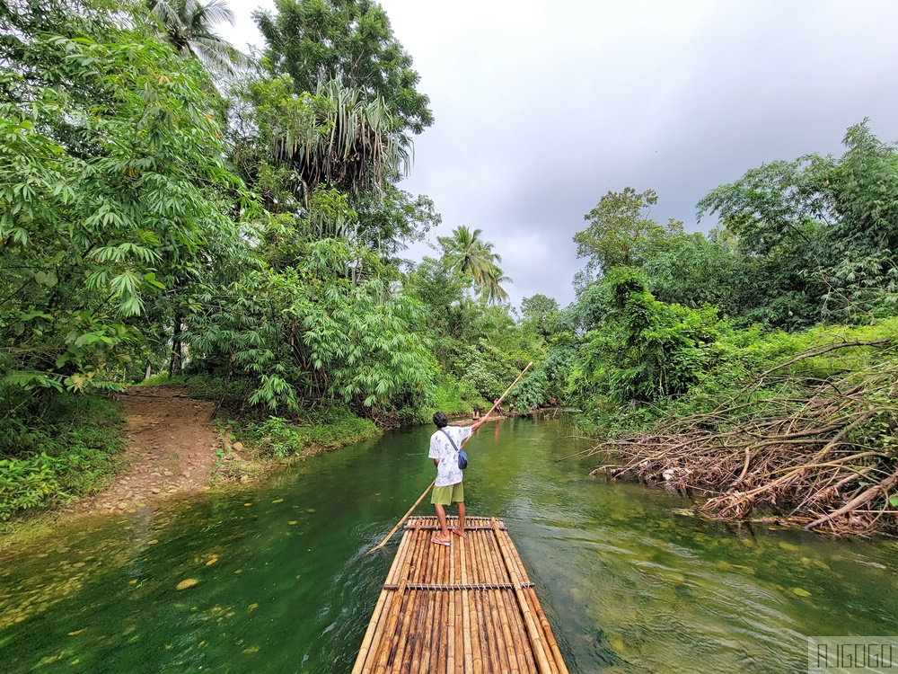 泰國攀牙景點 國家公園竹筏漂流 在天然溪流裡順流而下 消暑好地方 泰國旅遊推薦