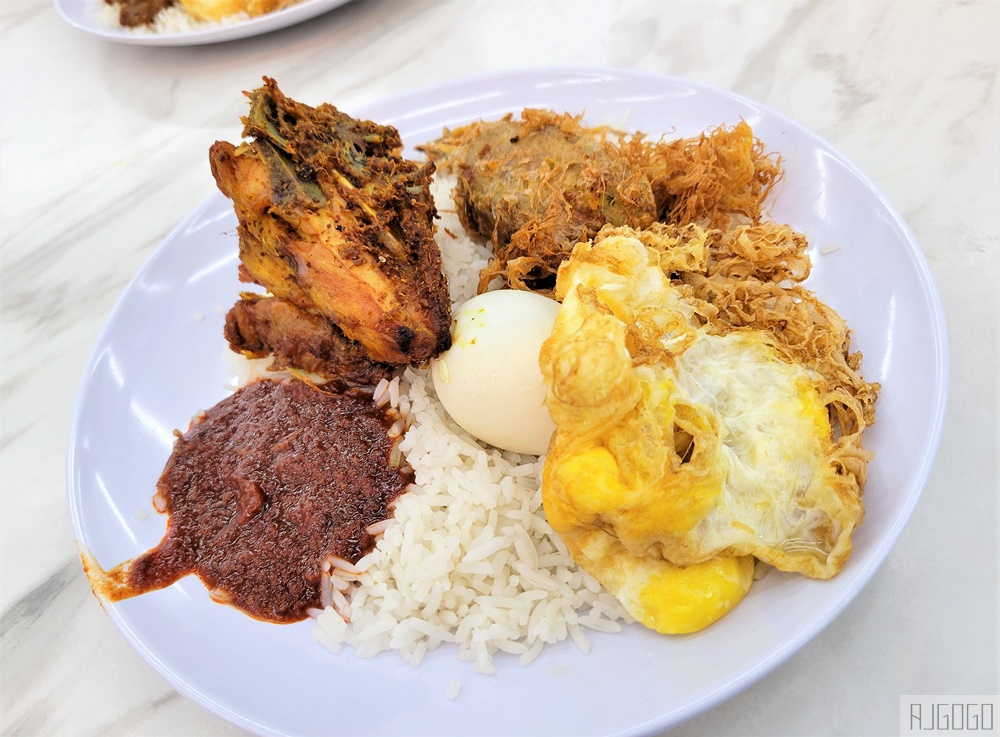 吉隆坡美食 吉隆坡人氣最高的椰漿飯 Nasi Lemak Wanjo Kg Baru 辣死你媽 馬來西亞旅遊推薦
