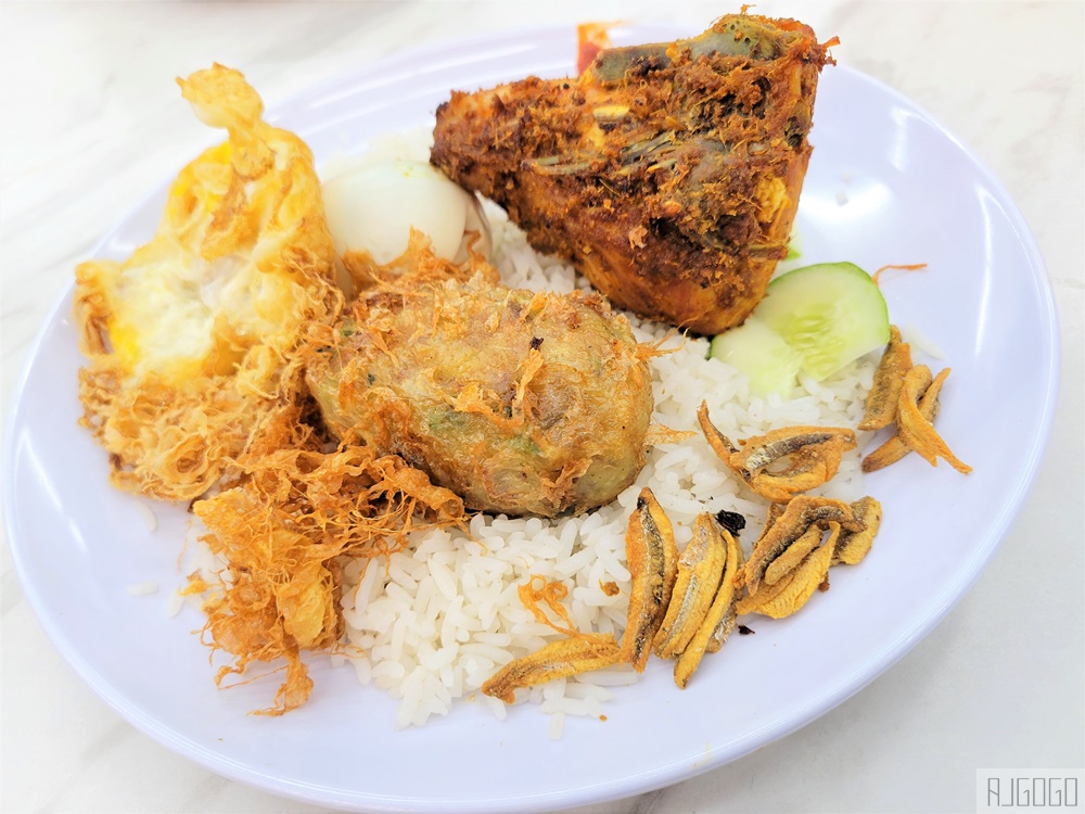 吉隆坡美食 吉隆坡人氣最高的椰漿飯 Nasi Lemak Wanjo Kg Baru 辣死你媽 馬來西亞旅遊推薦
