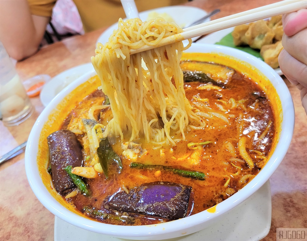 吉隆坡美食 新馳名雞飯武吉免登店 咖哩麵好吃 馬來西亞旅遊推薦