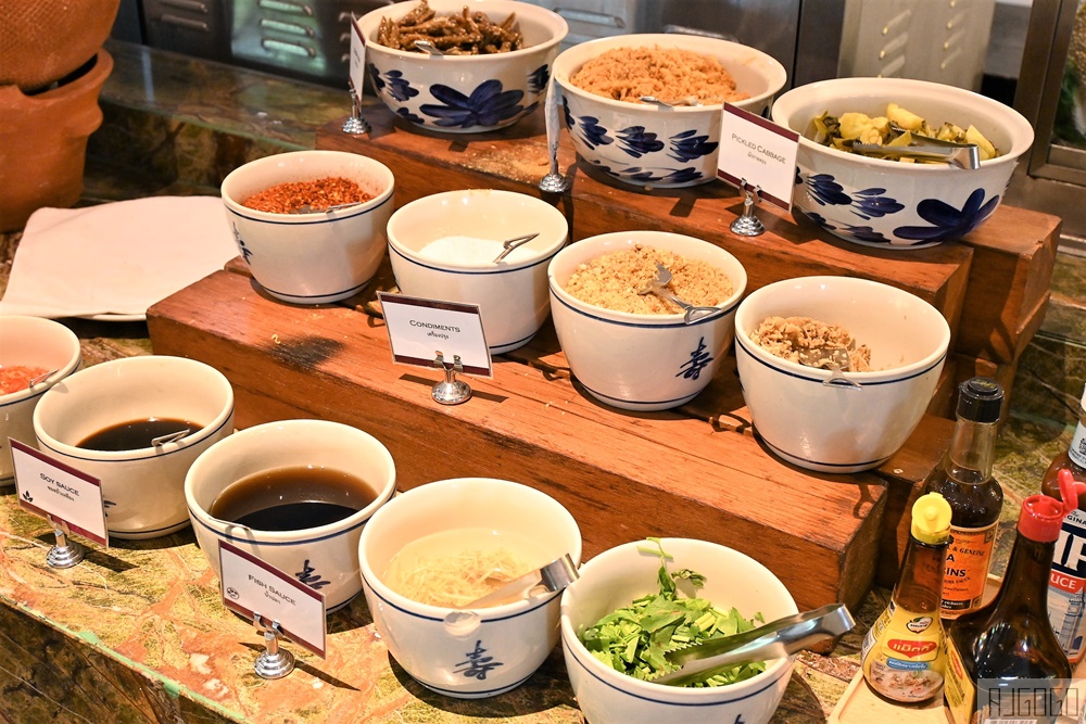 清邁自由行 清邁寧曼U飯店早餐 Eat@Rincome 菜色好豐富 清邁旅遊推薦