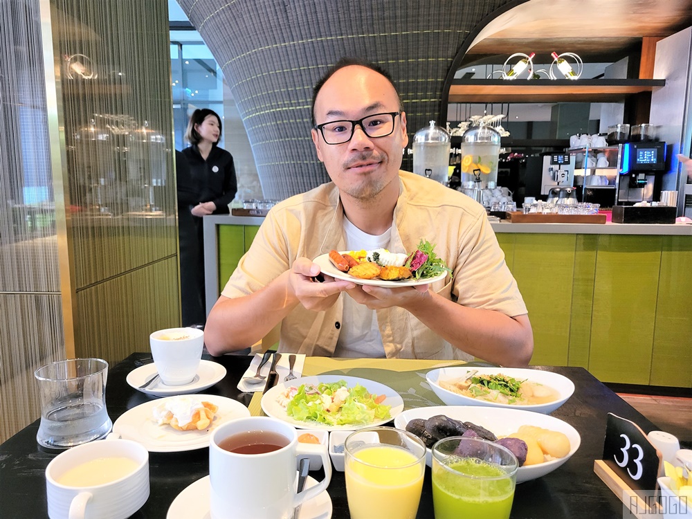 清邁自由行 清邁寧曼U飯店早餐 Eat@Rincome 菜色好豐富 清邁旅遊推薦