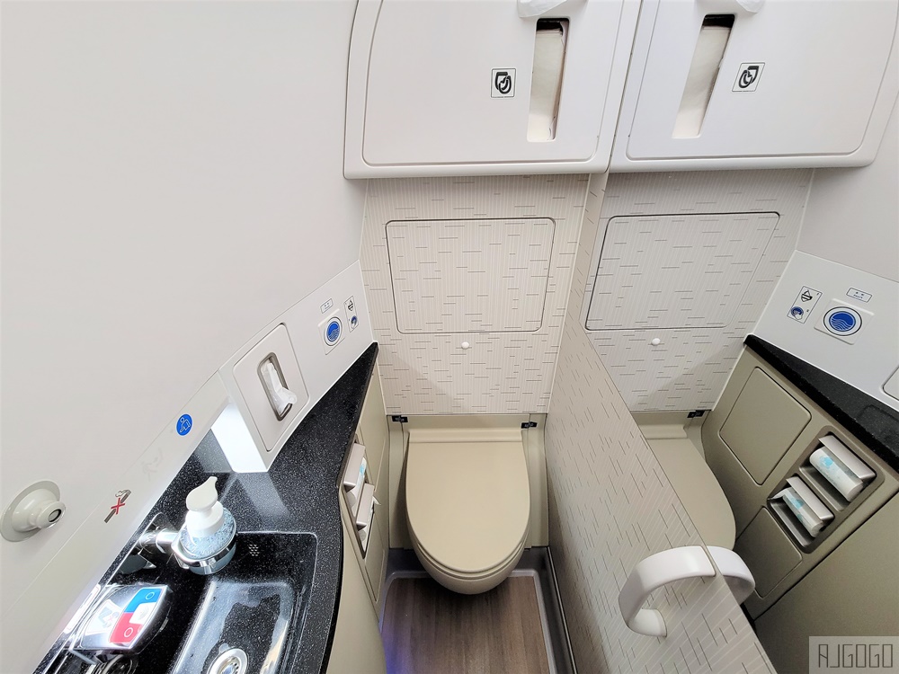 搭星宇航空去新加坡 台北桃園-新加坡 星宇航空A350經濟艙飛機餐 開箱JX771