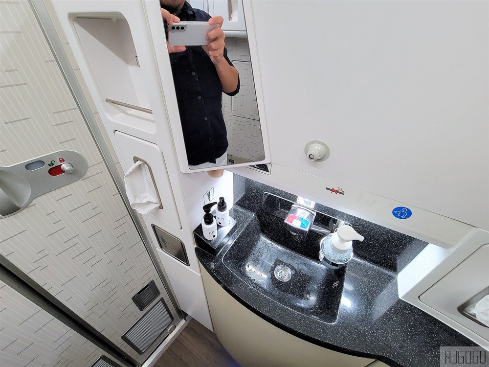 搭星宇航空去新加坡 台北桃園-新加坡 星宇航空A350經濟艙飛機餐 開箱JX771