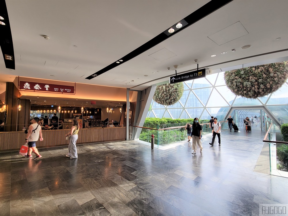 2026新加坡住宿 樟宜機場皇冠假日酒店 星耀樟宜標準房、早餐 新加坡旅遊推薦
