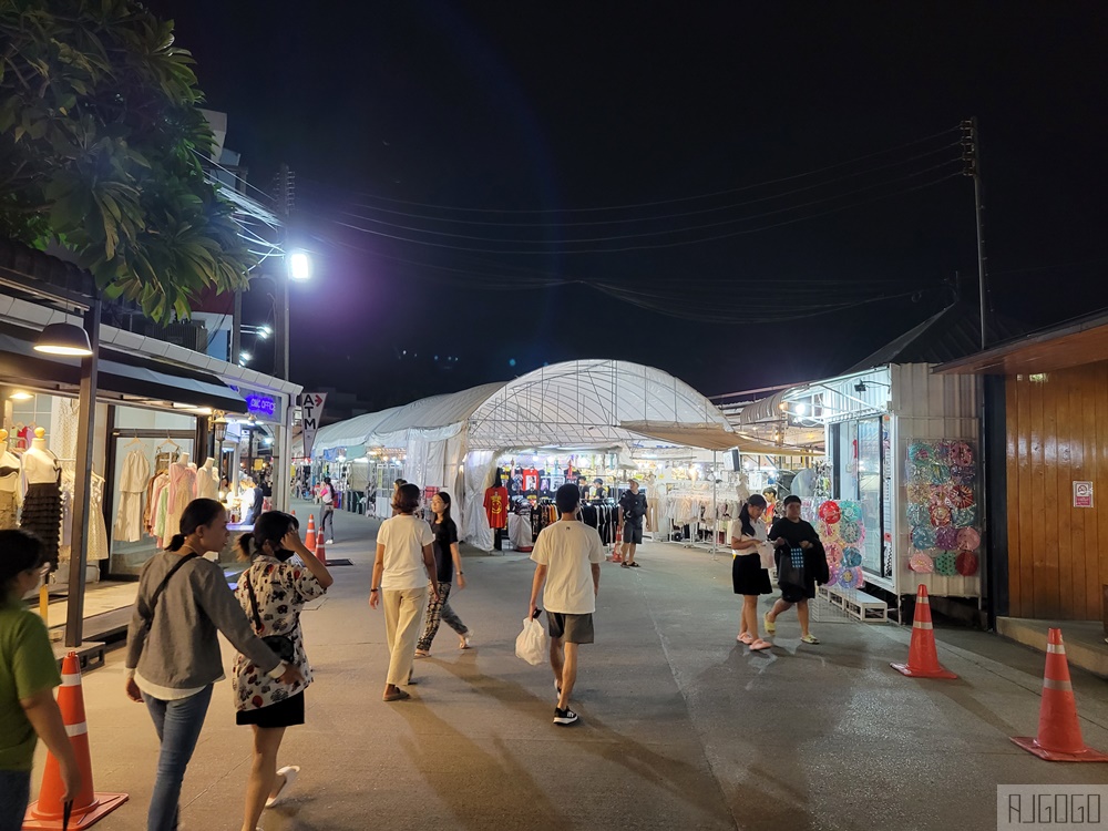 2026清邁自由行 清邁大學夜市 大學生與清邁人逛的夜市 衣服便宜好看