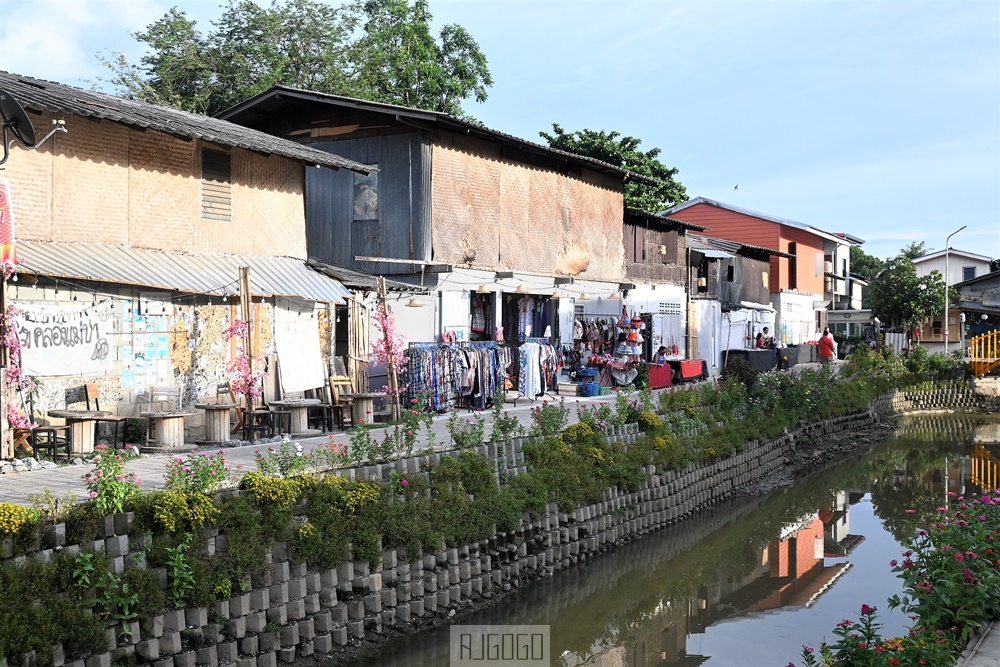 2026清邁自由行 湄卡運河市集 Khlong Mae Kha 古護城河改造日泰混搭風格夜市
