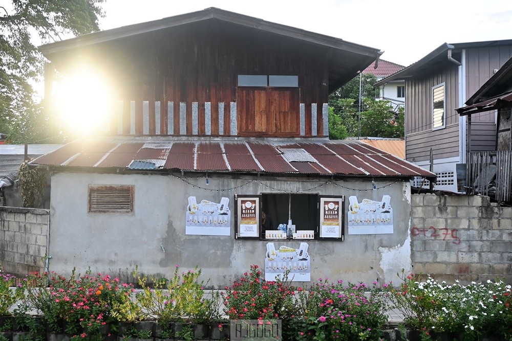 2026清邁自由行 湄卡運河市集 Khlong Mae Kha 古護城河改造日泰混搭風格夜市