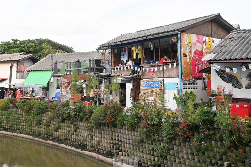 2026清邁自由行 湄卡運河市集 Khlong Mae Kha 古護城河改造日泰混搭風格夜市