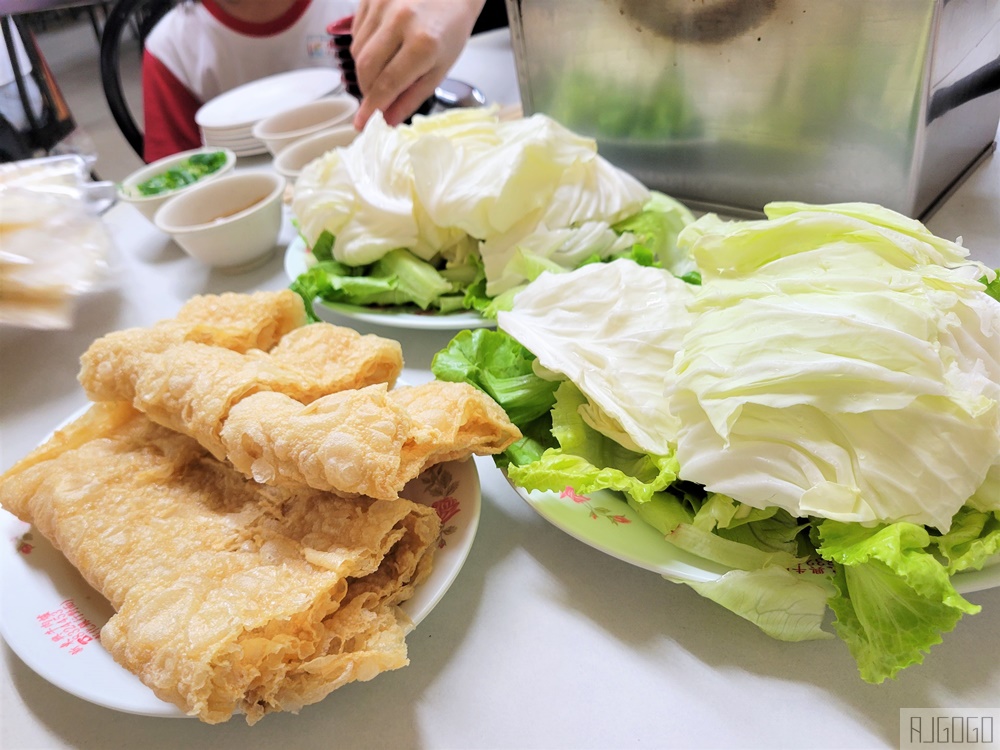東港美食 新東興牛肉爐 沙茶火鍋 巷弄裡老字號火鍋店