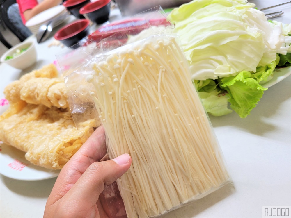 東港美食 新東興牛肉爐 沙茶火鍋 巷弄裡老字號火鍋店