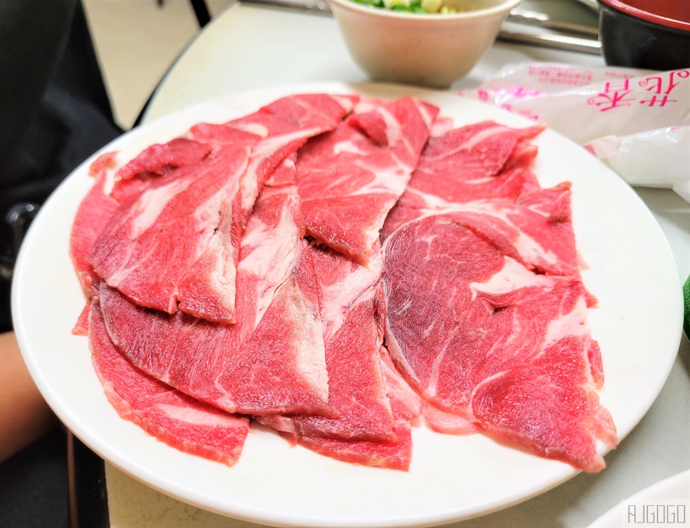東港美食 新東興牛肉爐 沙茶火鍋 巷弄裡老字號火鍋店
