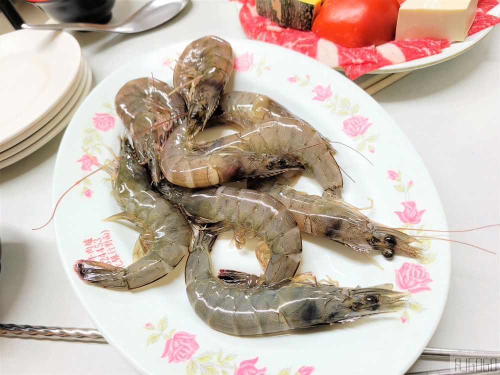東港美食 新東興牛肉爐 沙茶火鍋 巷弄裡老字號火鍋店