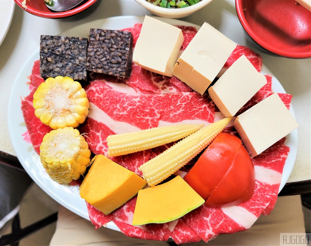 東港美食 新東興牛肉爐 沙茶火鍋 巷弄裡老字號火鍋店