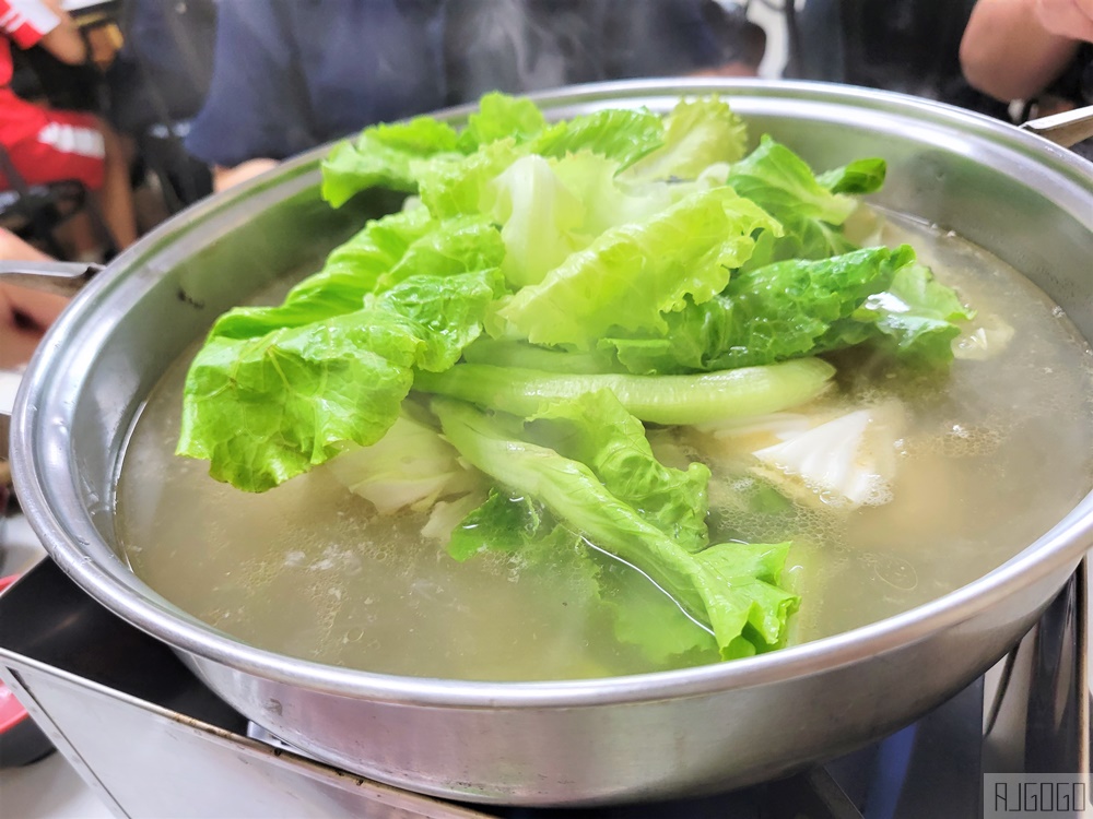東港美食 新東興牛肉爐 沙茶火鍋 巷弄裡老字號火鍋店