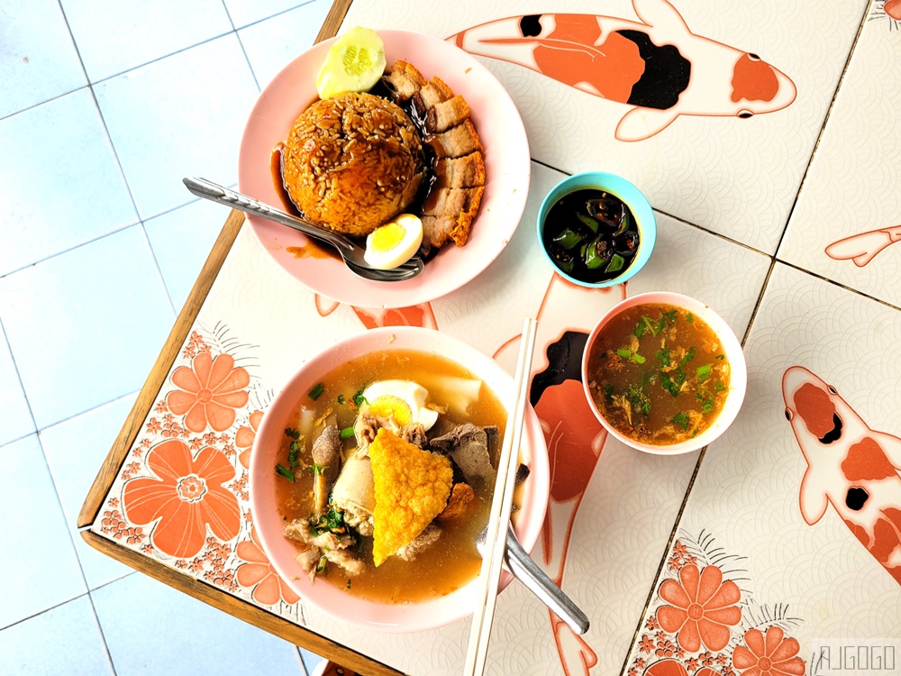 清邁自由行 脆皮燒肉、胡椒豬雜湯麵 Kuay Chap Sam Ka Sat 清邁在地早午餐