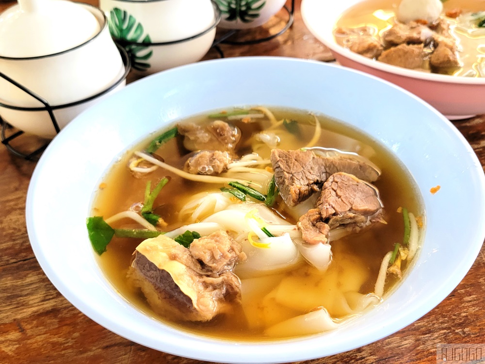 2026清邁自由行 Blue noodle 清邁美食推薦 古城人氣牛肉米粉、豬肉米粉 當早餐OK