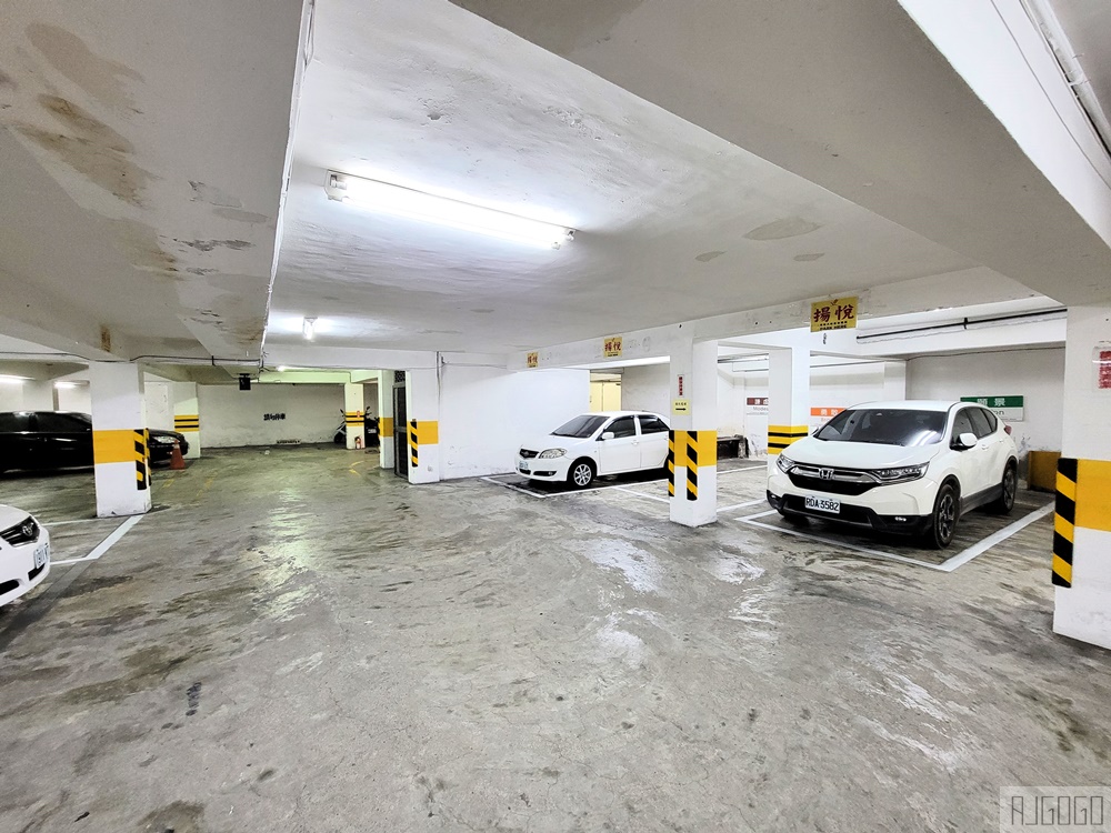2026台南住宿 揚悅精緻大飯店台南館 標準客房、停車場 便宜台南飯店