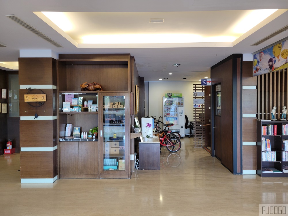 2026台南住宿 揚悅精緻大飯店台南館 標準客房、停車場 便宜台南飯店