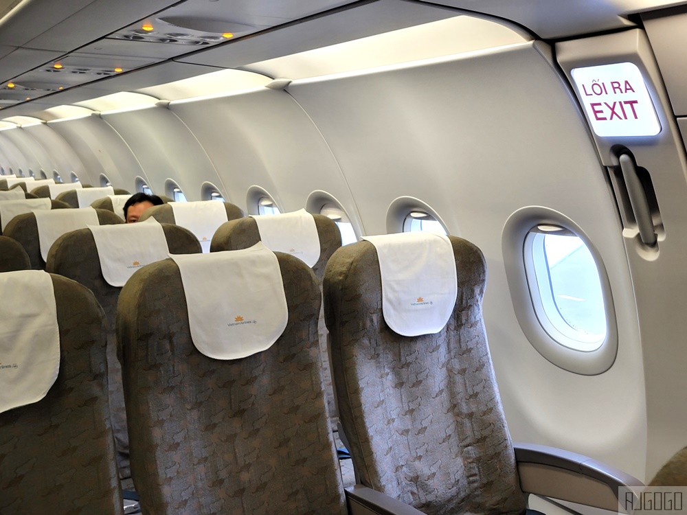越南航空評價 桃園機場-胡志明市-富國島 A321經濟艙飛機餐 胡志明機場轉機