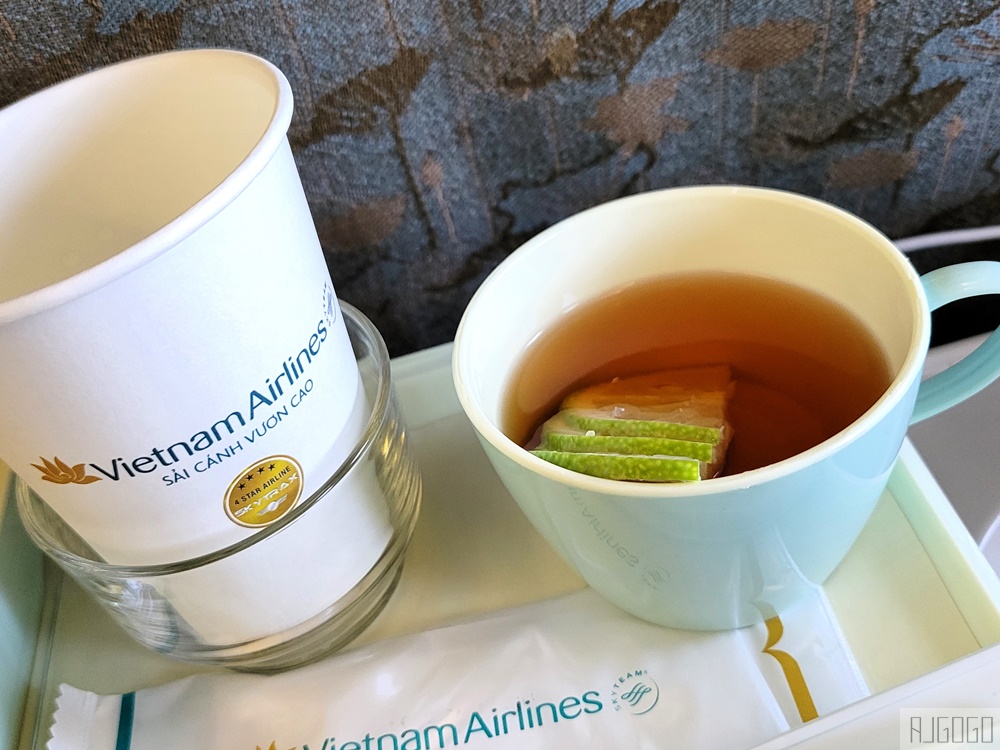越南航空評價 桃園機場-胡志明市-富國島 A321經濟艙飛機餐 胡志明機場轉機
