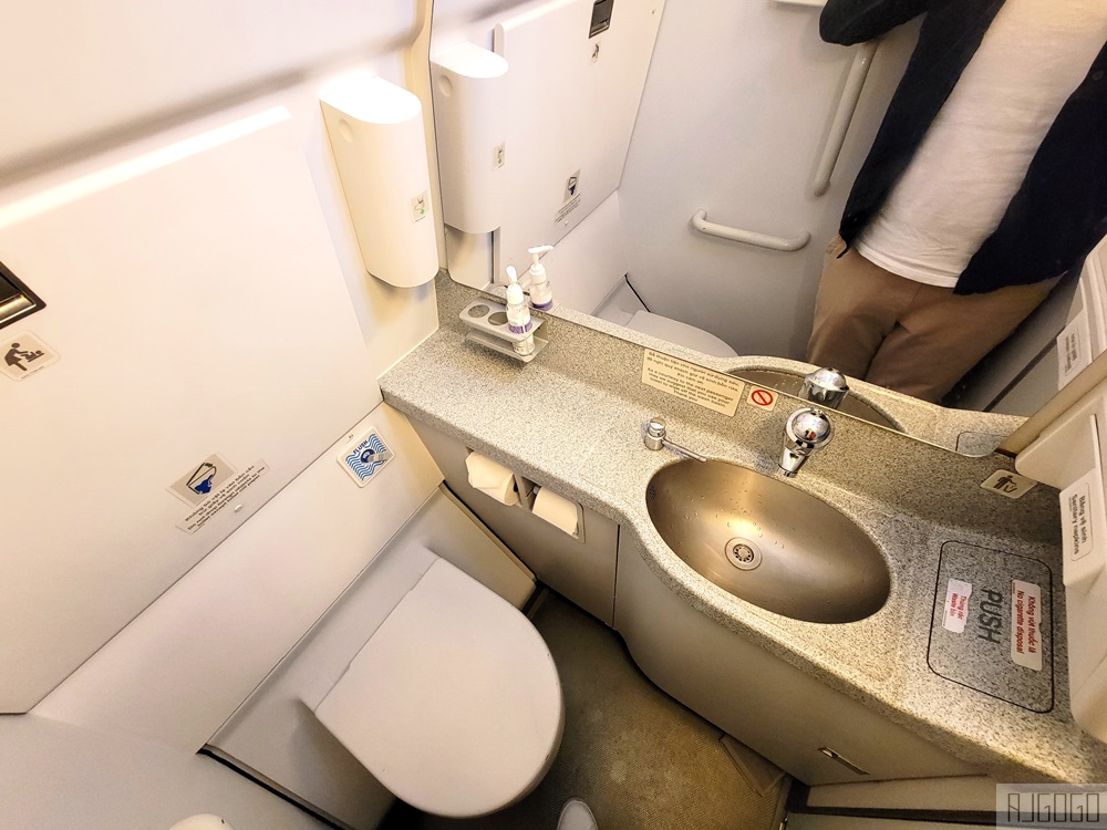 越南航空評價 桃園機場-胡志明市-富國島 A321經濟艙飛機餐 胡志明機場轉機