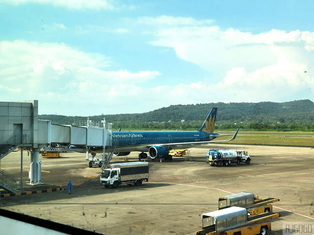 越南航空評價 桃園機場-胡志明市-富國島 A321經濟艙飛機餐 胡志明機場轉機
