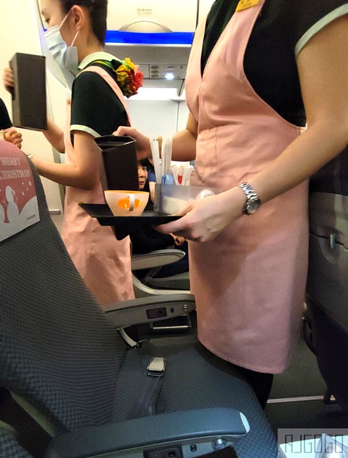 長榮航空評價 台北桃園TPE-香港HKG A321經濟艙飛機餐 開箱BR809