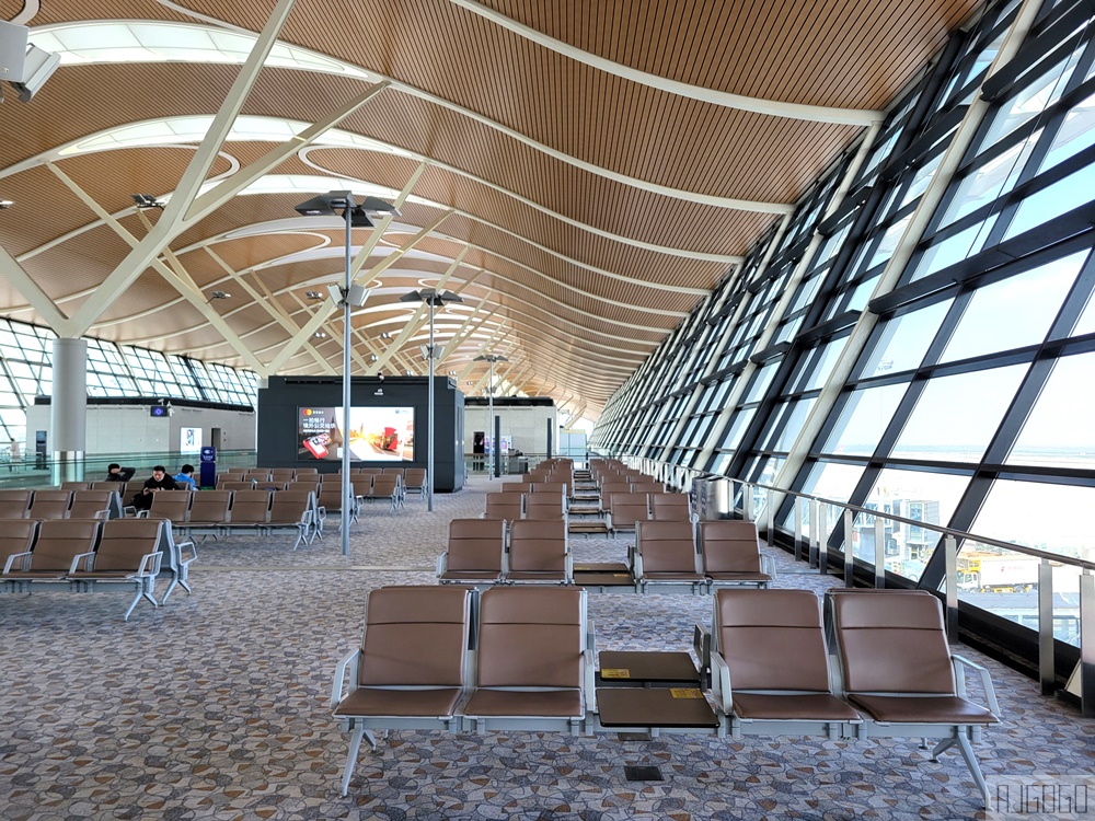 長榮航空評價 上海浦東-台北桃園 長榮航空777經濟艙飛機餐 開箱BR711